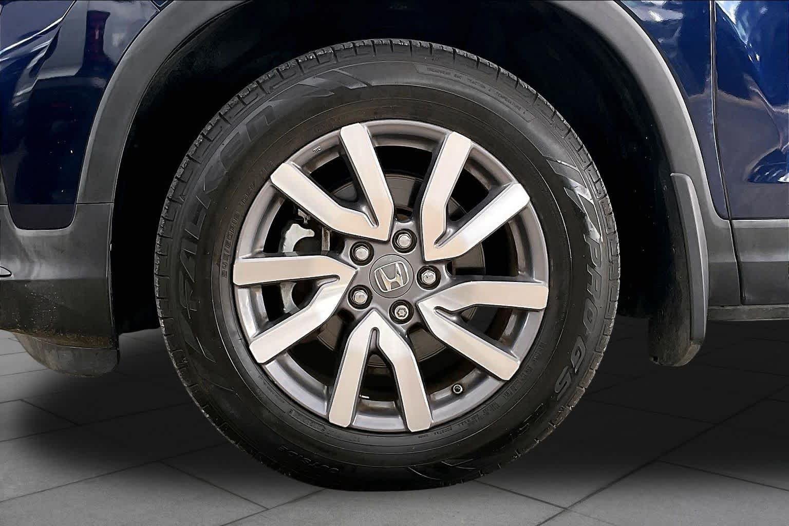 Used 2019 Obsidian Blue Pearl Honda EX-L image 18