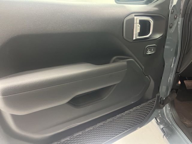 New 2026 Anvil Clear-Coat Exterior Paint Jeep Sport image 6