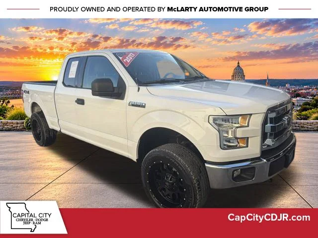 Used 2017 White Ford XLT image 1