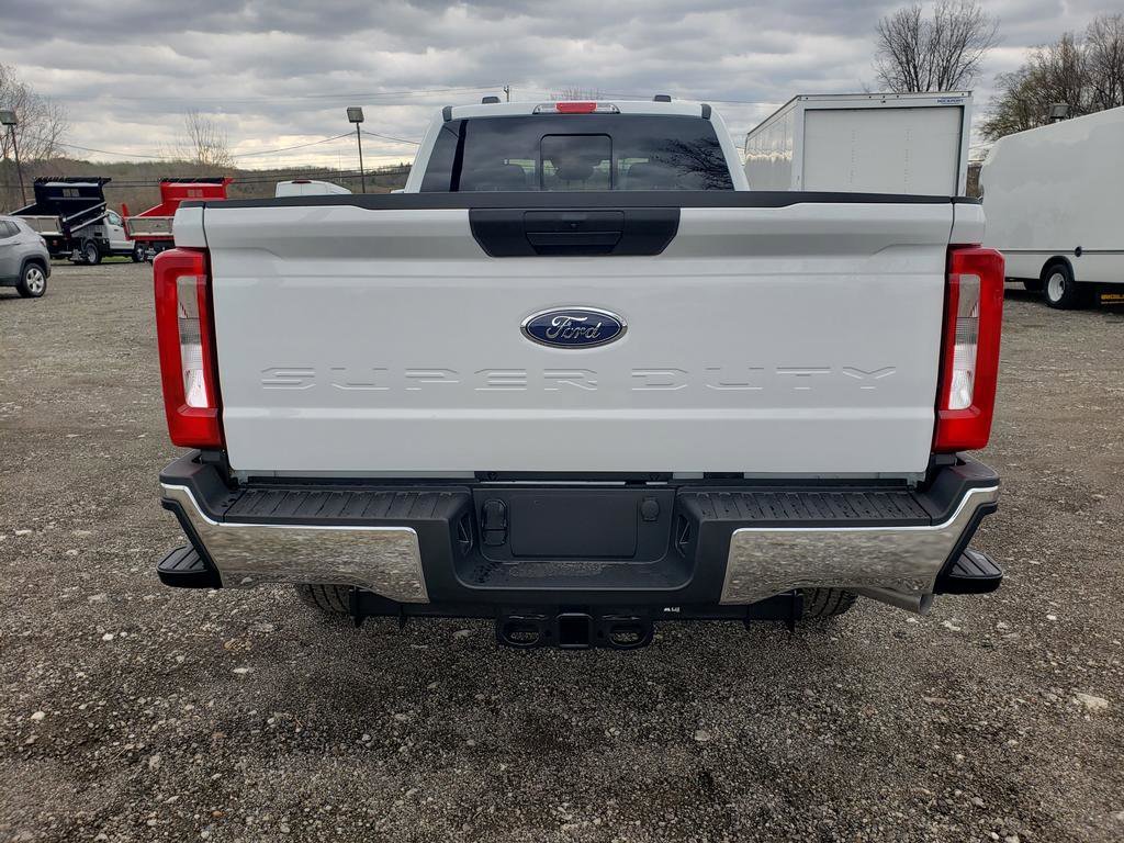 New 2026 Oxford White Ford F-250® XL image 4