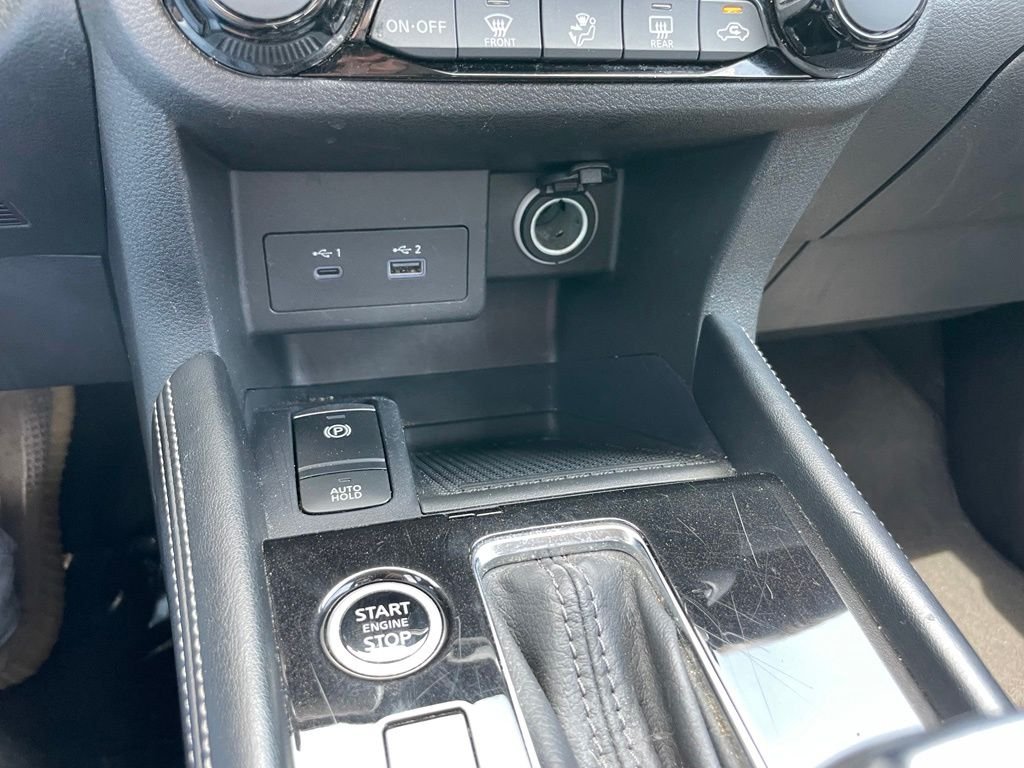 Used 2024 Gray Nissan SR image 12