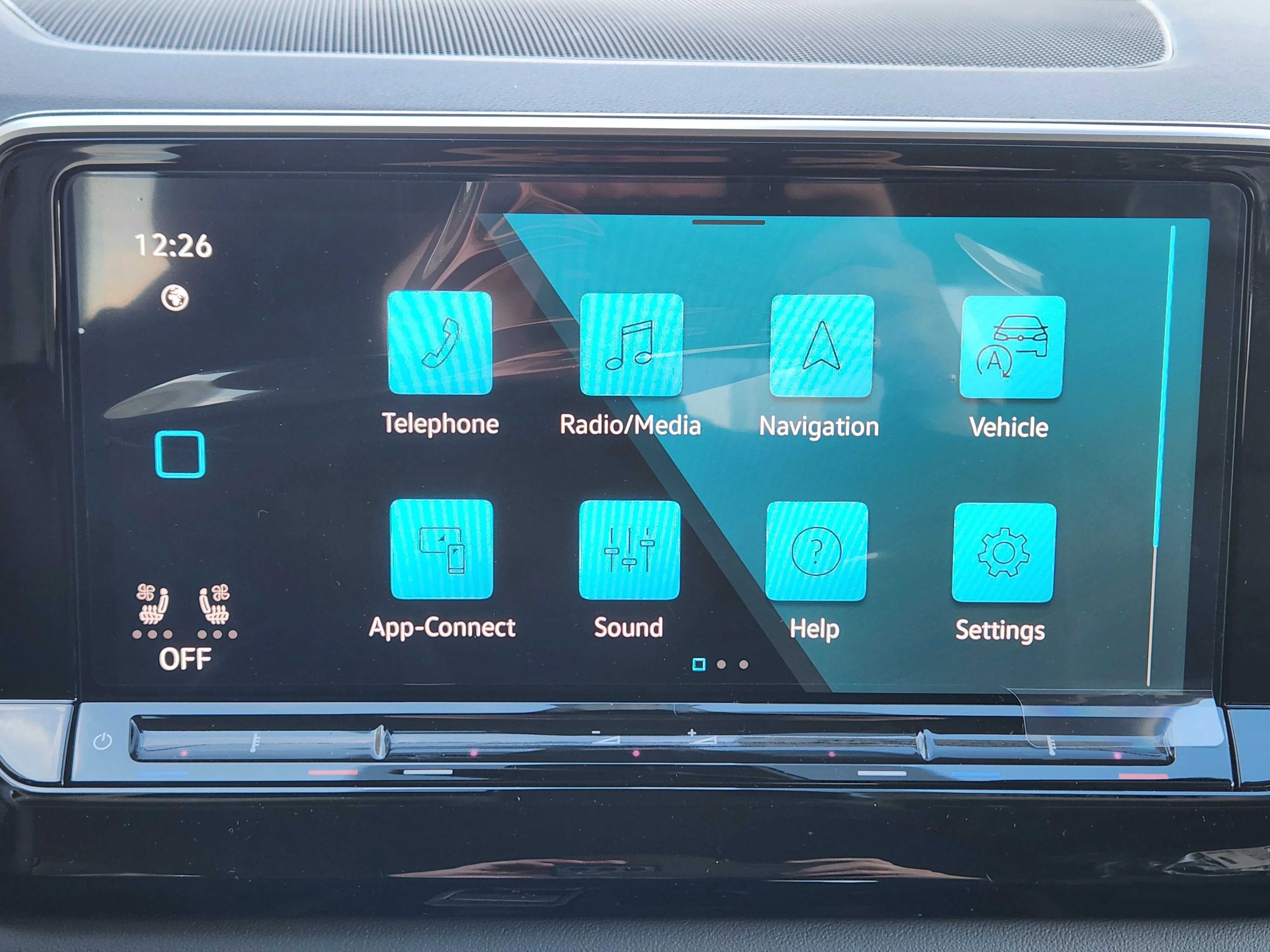 New 2026 White Volkswagen 2.0T SE w/Technology image 12