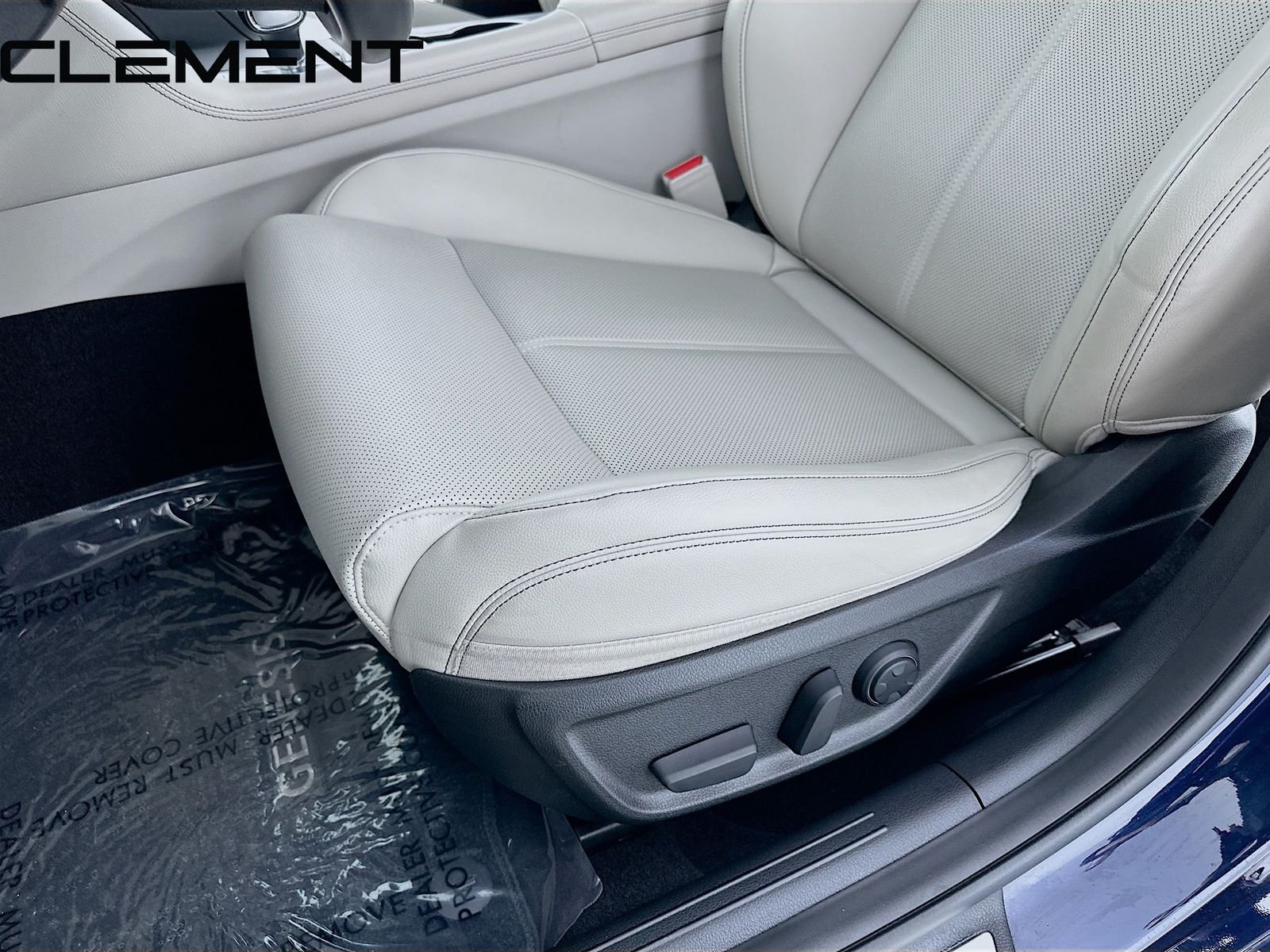 2023 GENESIS G70 Standard - Photo 28