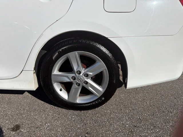 Used 2013 White Toyota SE image 33