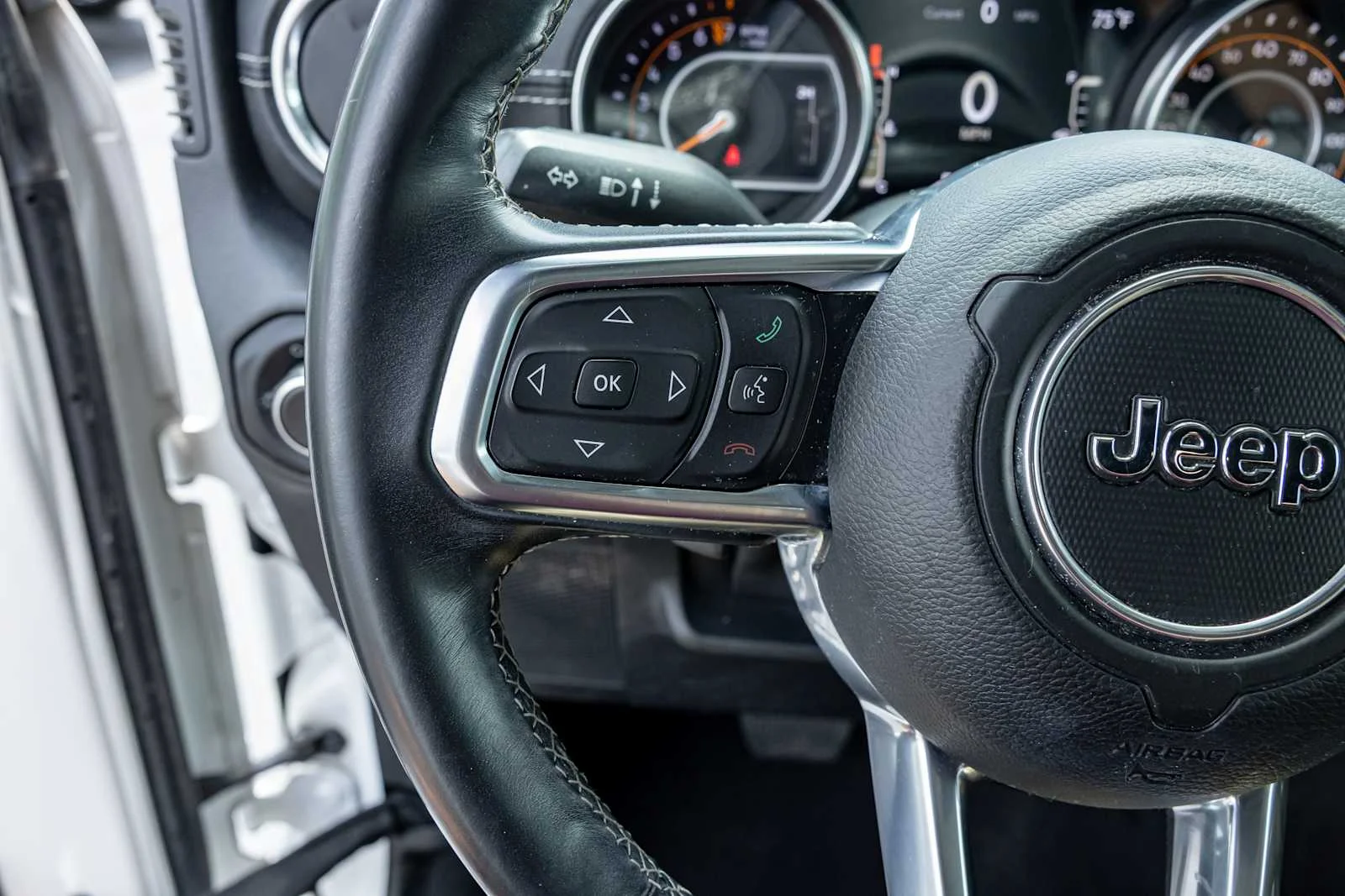 Used 2018 Bright White Clearcoat Jeep Sahara image 14