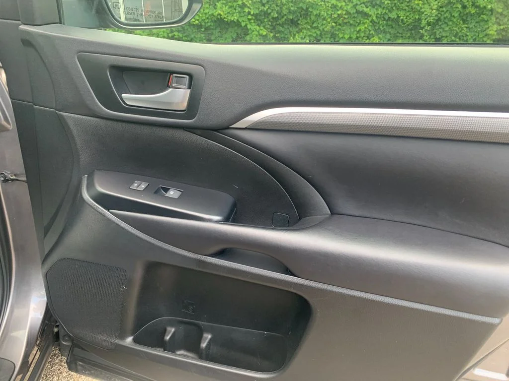Used 2019 Gray Toyota SE image 21