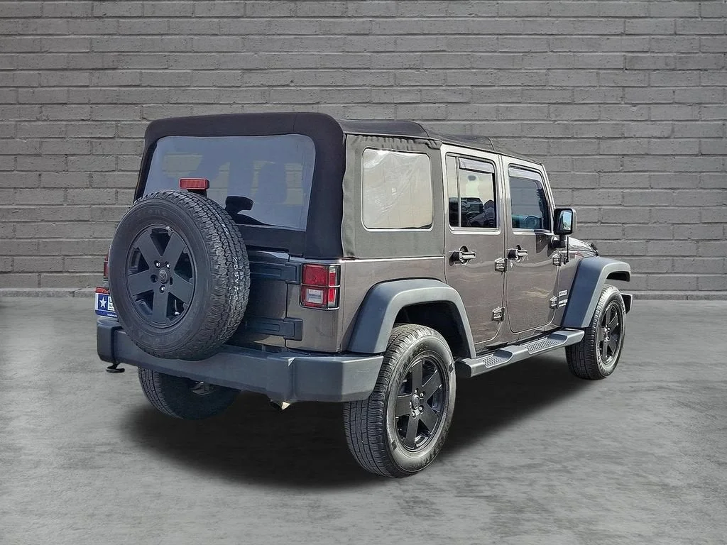 Used 2018 Gray Jeep Sport S 4x4 image 40