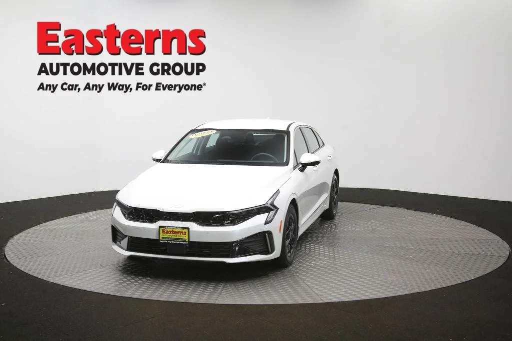 Used 2025 White Kia LXS image 53