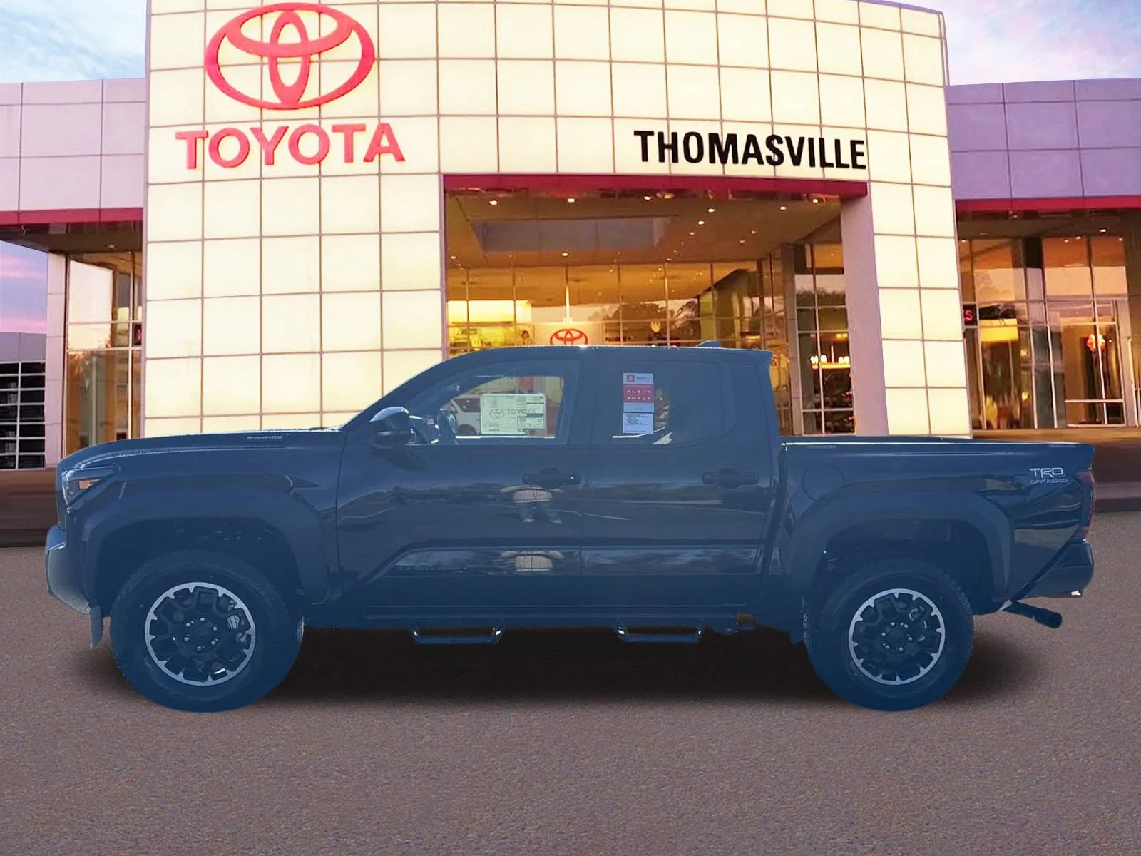 Used 2024  Toyota  image 8