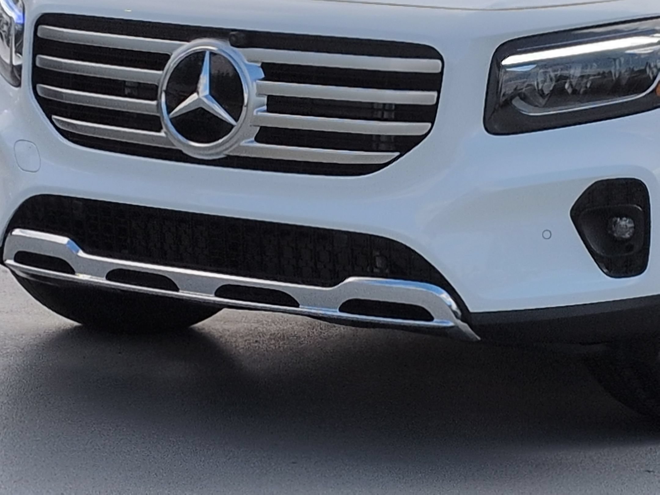 New 2026 Polar White Mercedes-Benz GLB 250 image 46