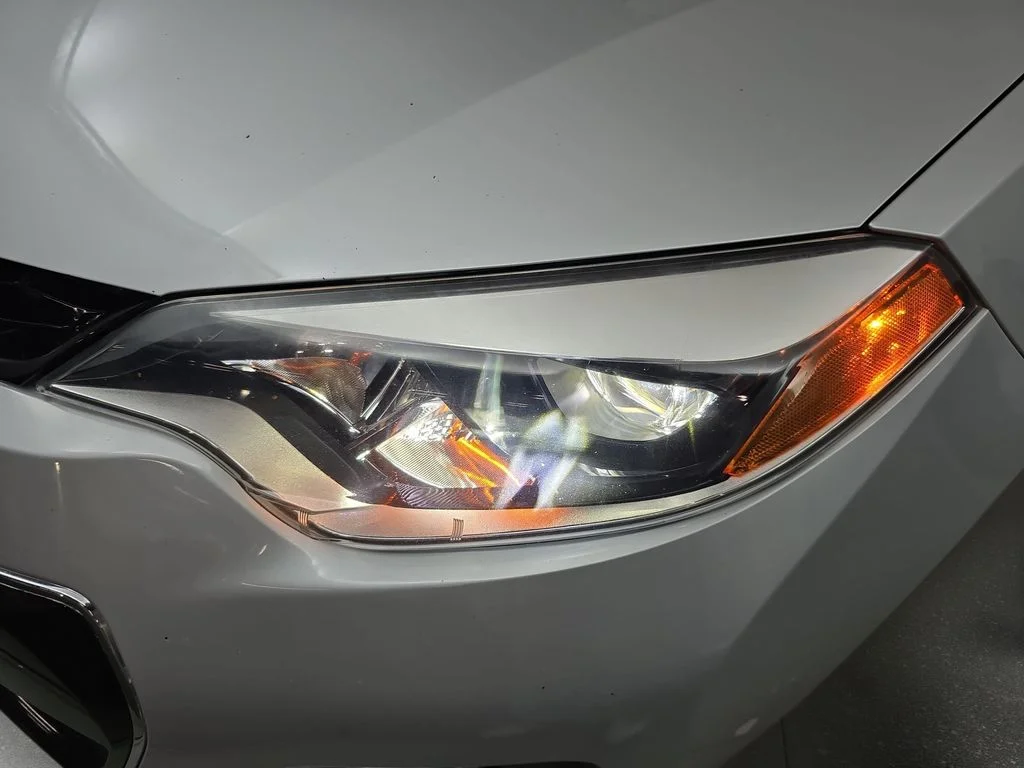 Used 2014 Classic Silver Metallic Toyota S Premium image 30