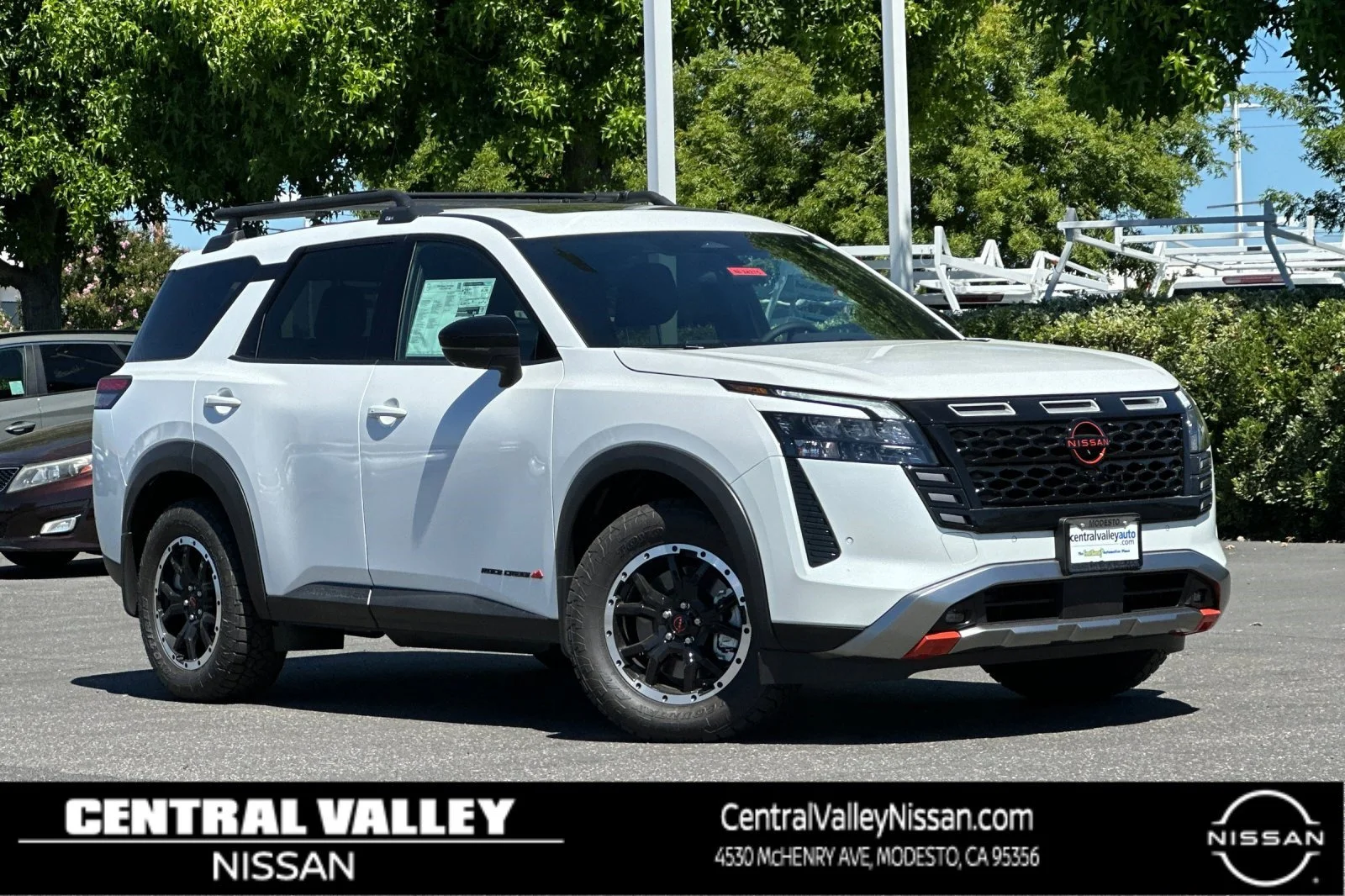 New 2026 Everest White Pearl TriCoat Nissan Rock Creek® image 1