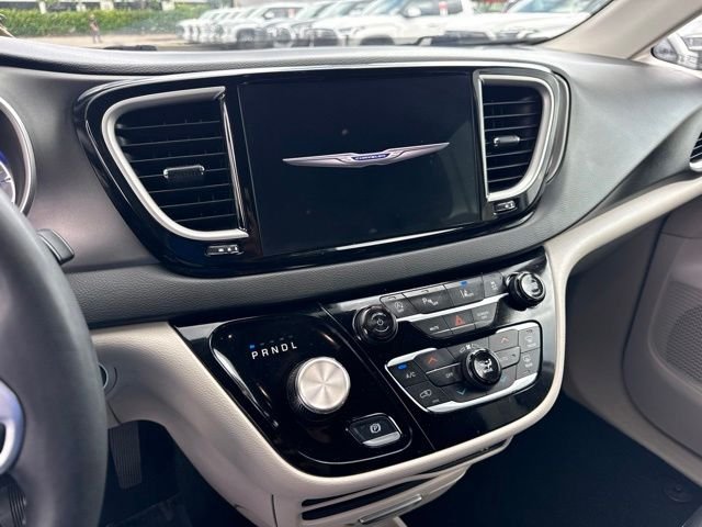 Used 2024 Black Chrysler Touring L image 21