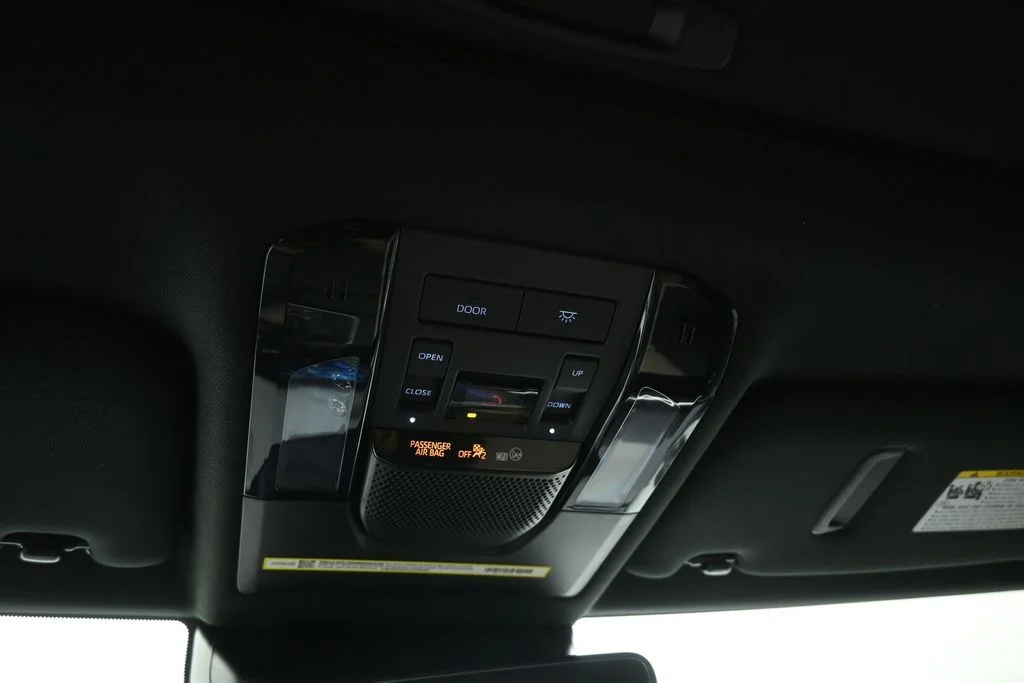Used 2025 Green Lexus 550 Overtrail+ image 15