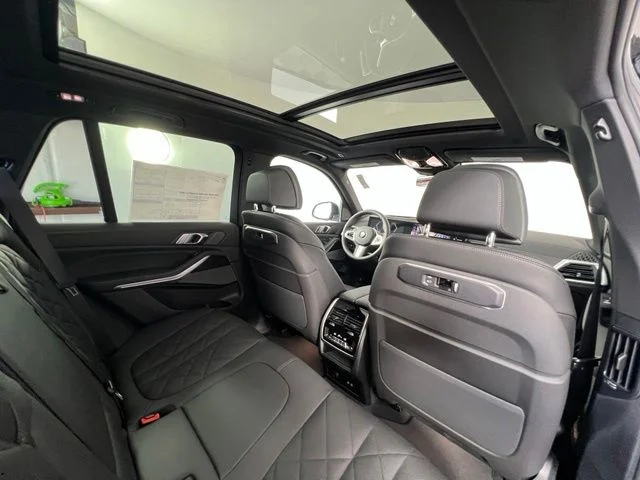 New 2026 Dravit Grey Metallic BMW sDrive40i image 39