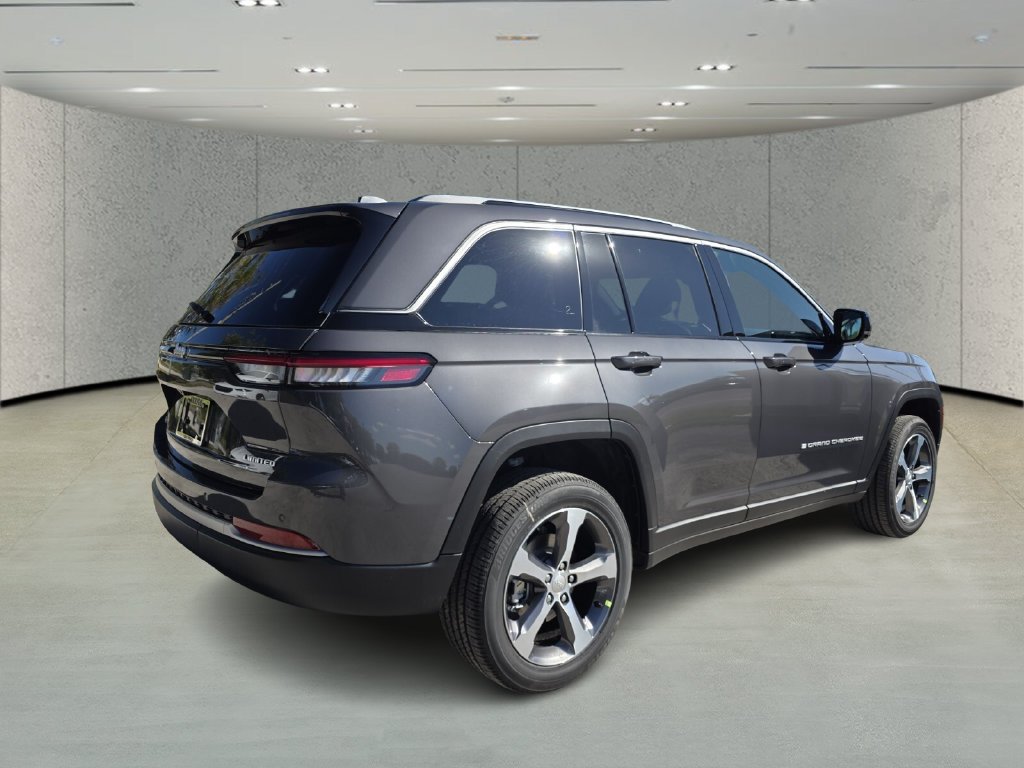 New 2026 Baltic Gray Metallic Clear-Coat Exterior Paint Jeep Limited image 4