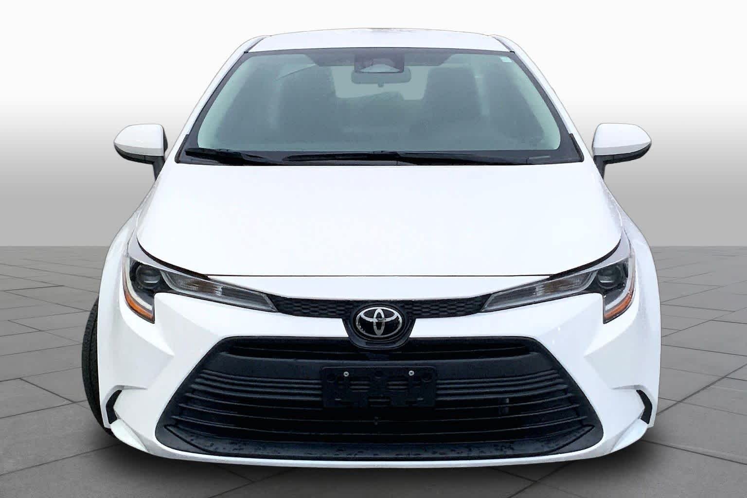 Used 2023 Ice Cap Toyota LE image 4