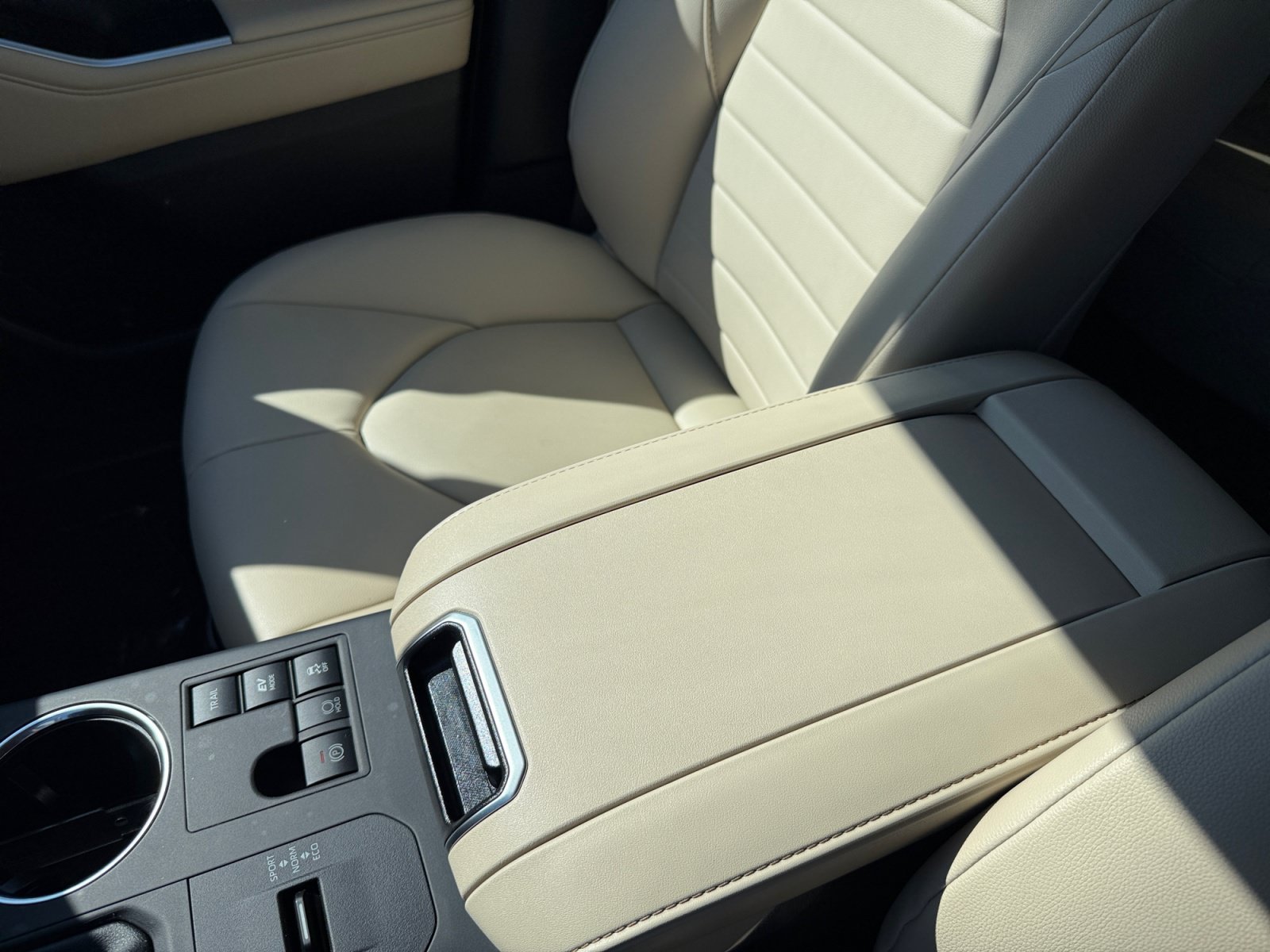 Used 2025 Cypress Toyota XLE image 14