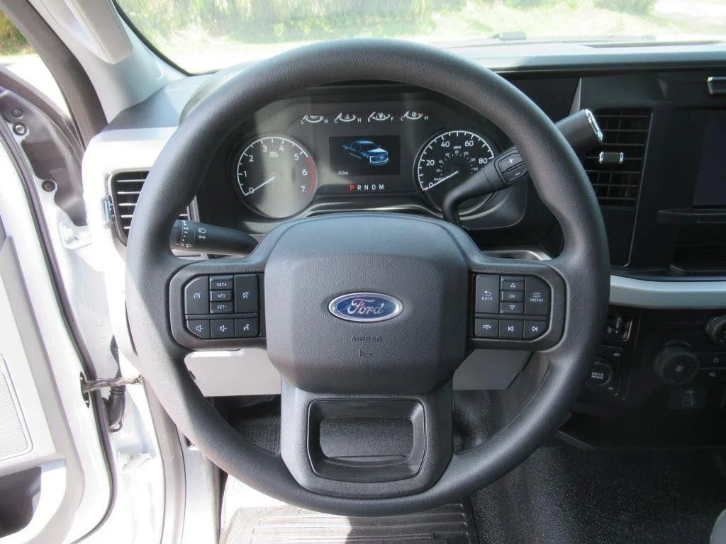 New 2024 Oxford White Ford F-250® XL image 17