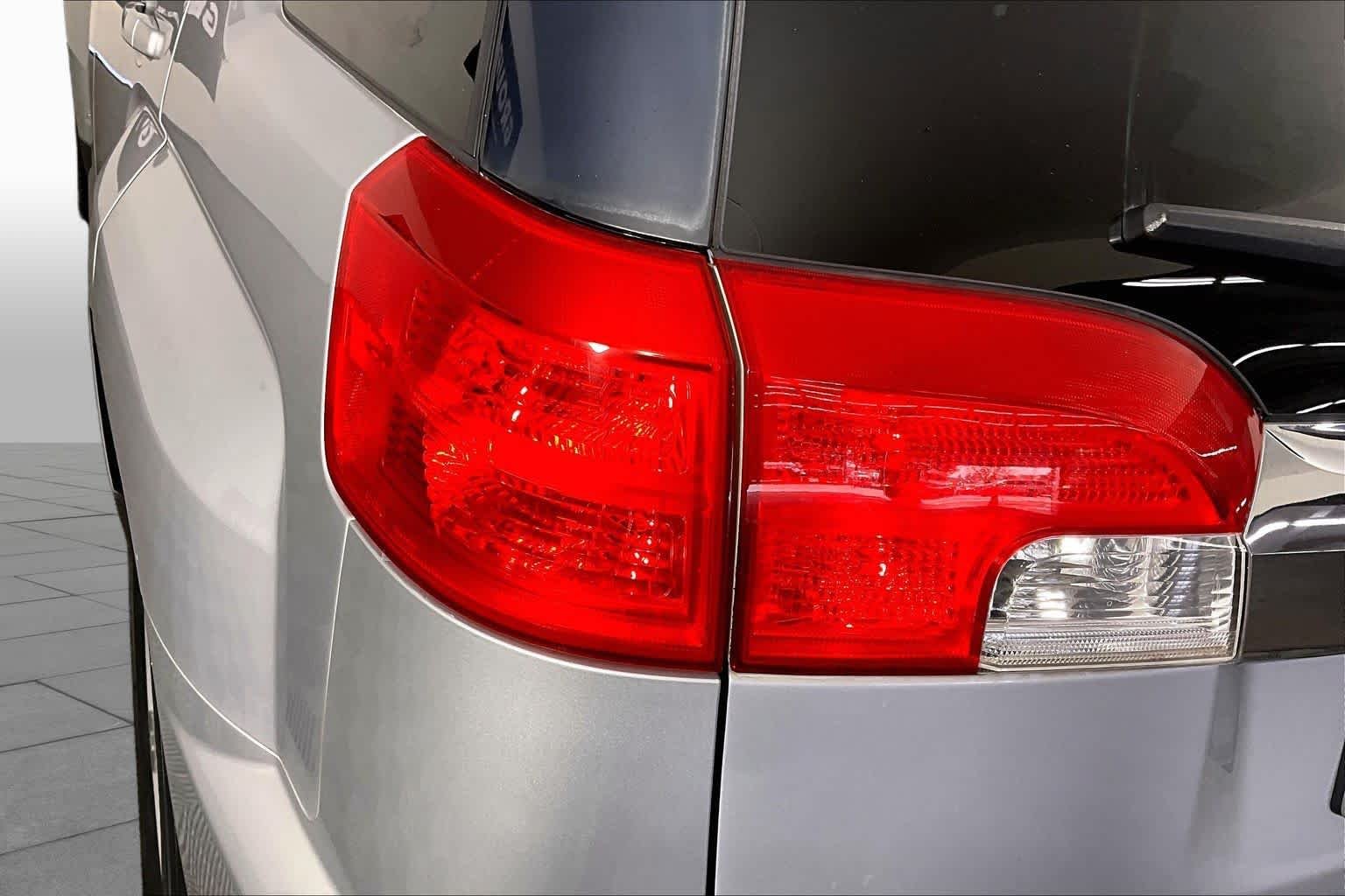 Used 2016 Quicksilver Metallic GMC SLE image 26