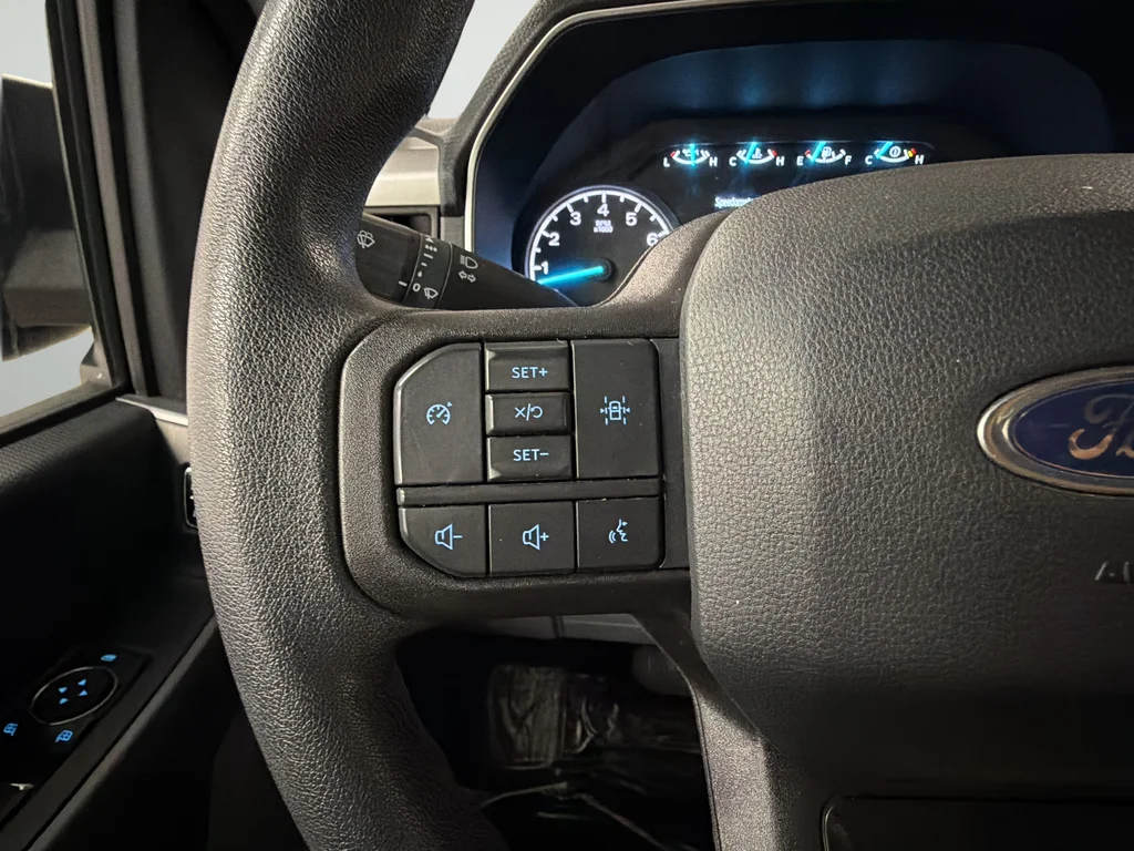 Used 2023 Black Ford XLT image 16