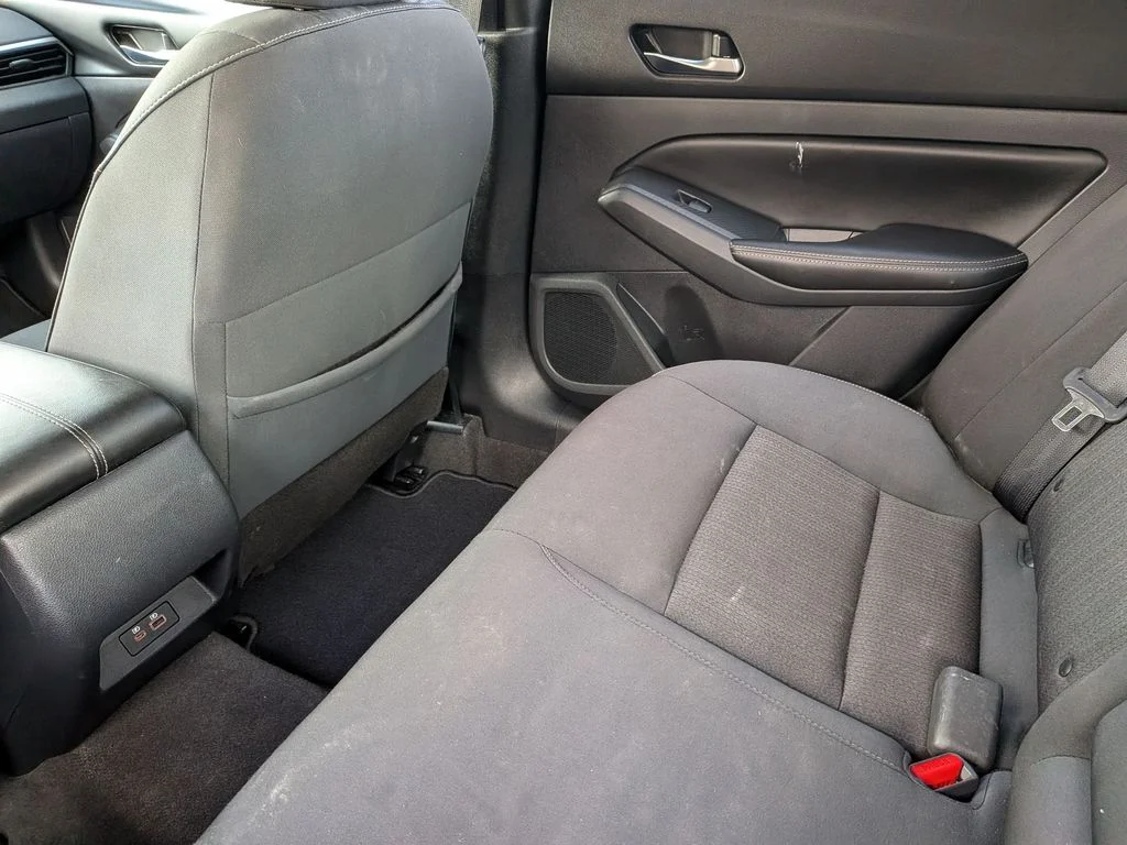 Used 2022 Silver Nissan 2.5 SV image 27
