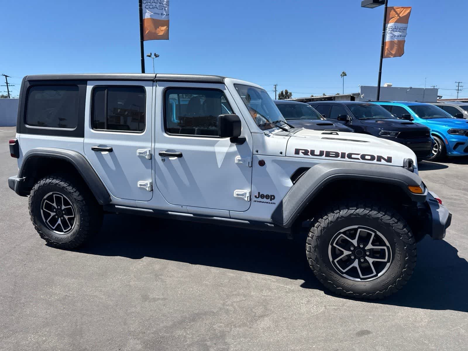 Used 2024 Bright White Clearcoat Jeep Rubicon image 9