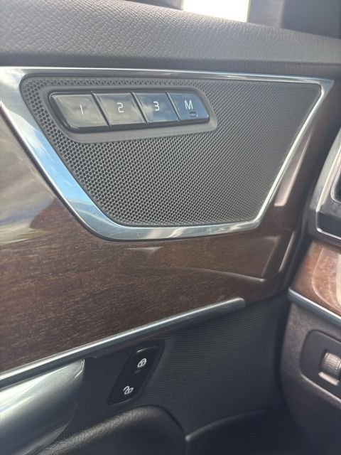 Used 2016 Gray Metallic Volvo T6 Momentum image 20