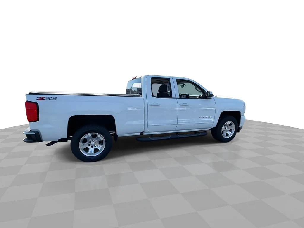 Used 2019 Summit White Chevrolet LT image 2