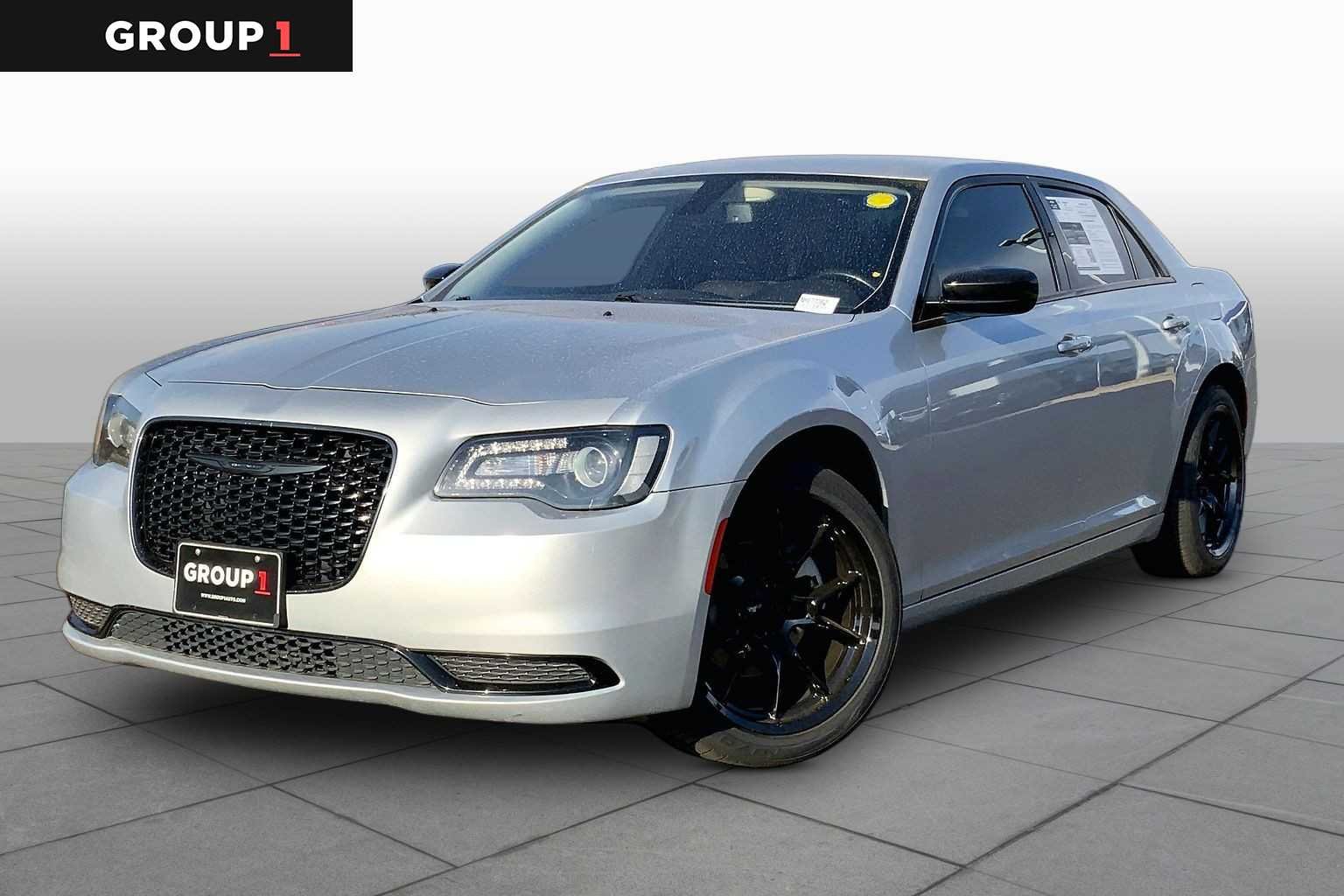 Pre-Owned 2022 Chrysler 300 Touring RWD 4dr Car