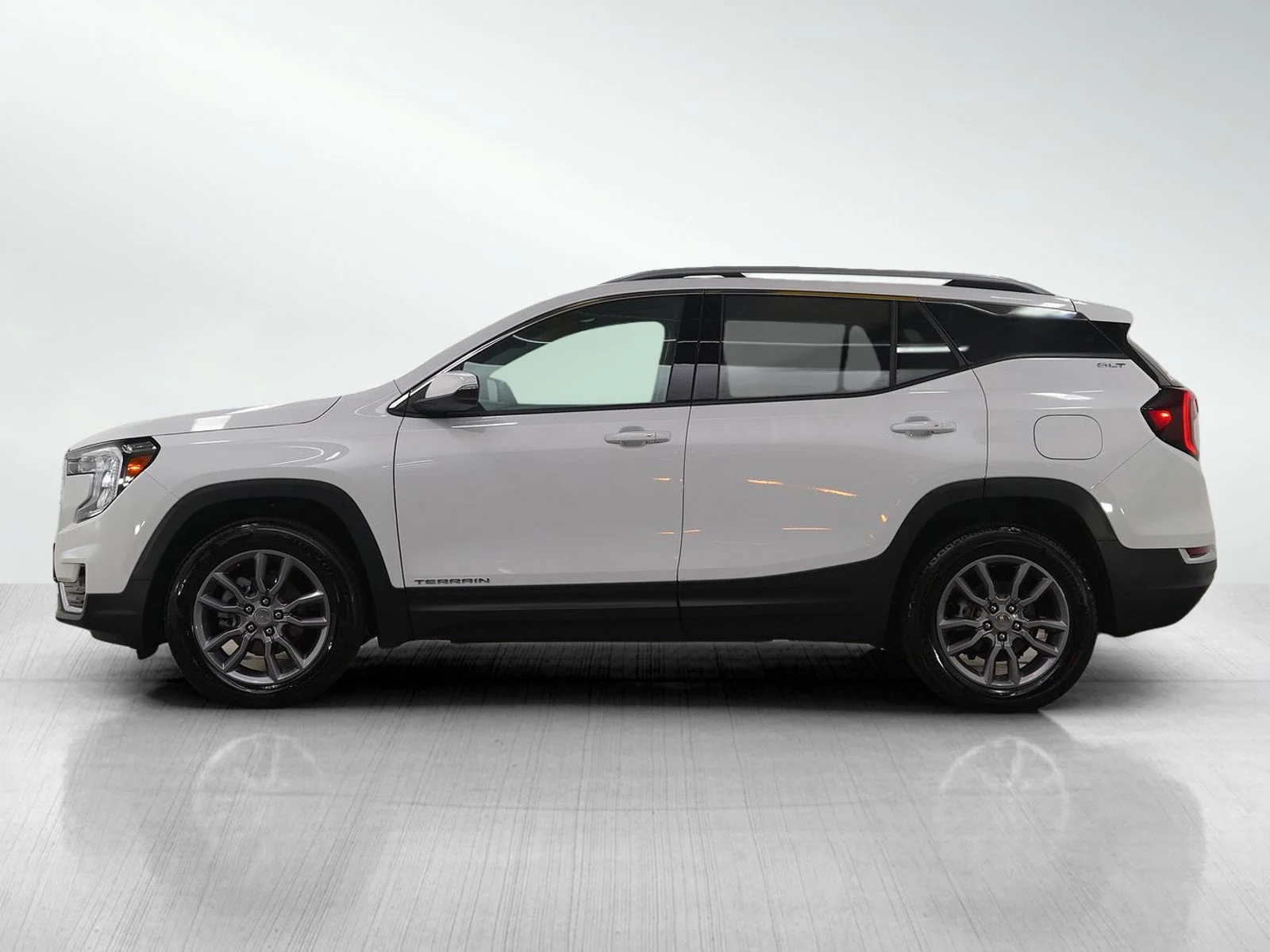 Used 2024 GMC Terrain SLT with VIN 3GKALVEG7RL377590 for sale in White Bear Lake, Minnesota