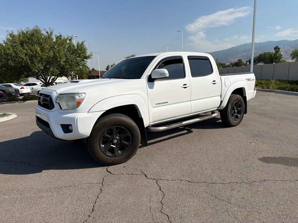 Used 2014 Super White Toyota Base image 17