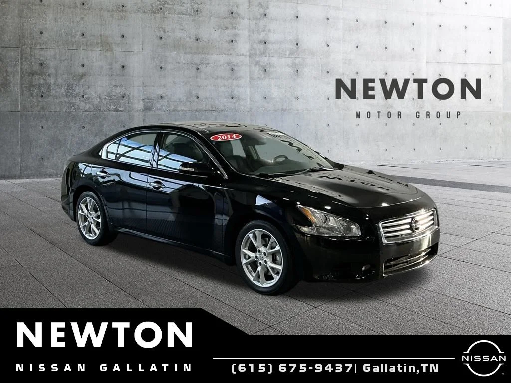Used 2014 Super Black Nissan 3.5 SV image 1