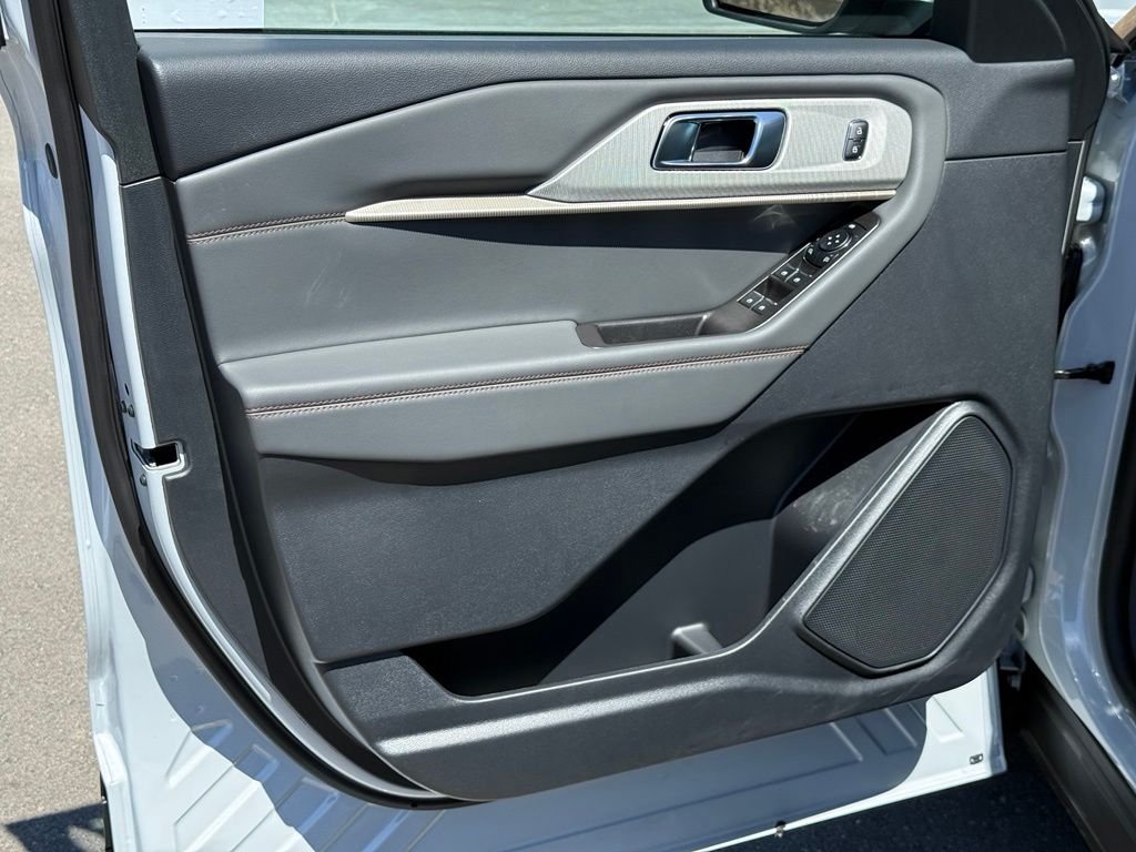 New 2026 Space White Metallic Ford Active image 14