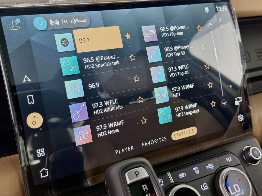New 2026 Woolstone Green Land Rover X-Dynamic SE image 15