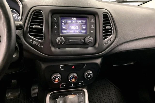 Used 2018 Olive Green Pearlcoat Jeep Sport image 29