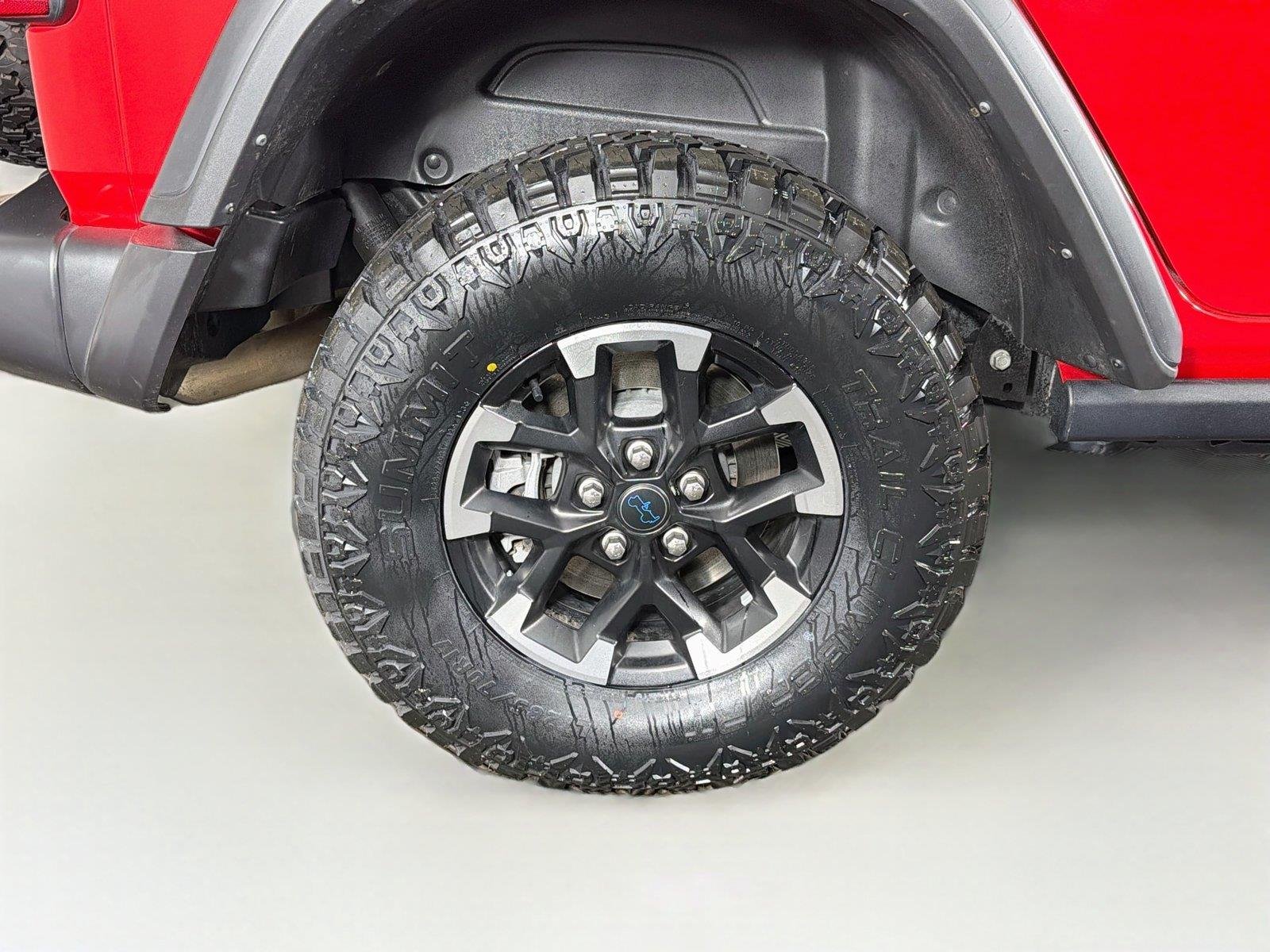 Used 2024 Firecracker Red Clearcoat Jeep Rubicon image 33