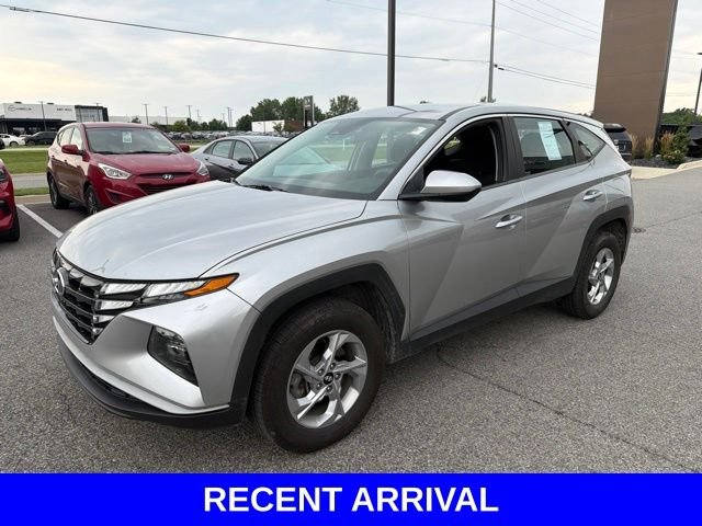 Used 2022 Silver Hyundai SE image 6