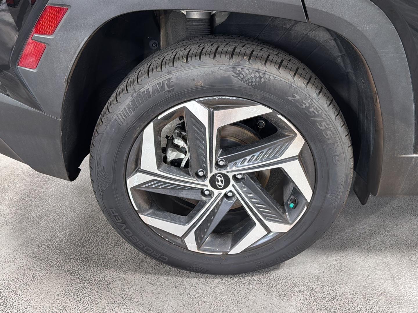 Certified Used 2024 Black Pearl Hyundai SEL Convenience image 17