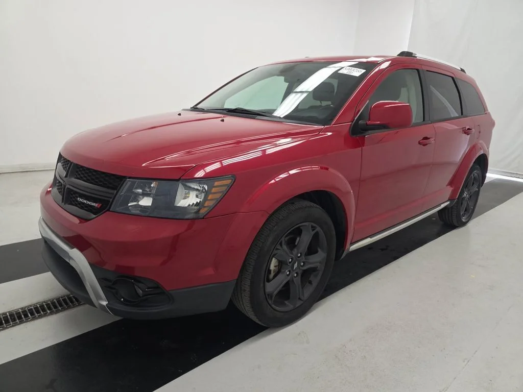 Used 2020 Red Dodge Crossroad image 5