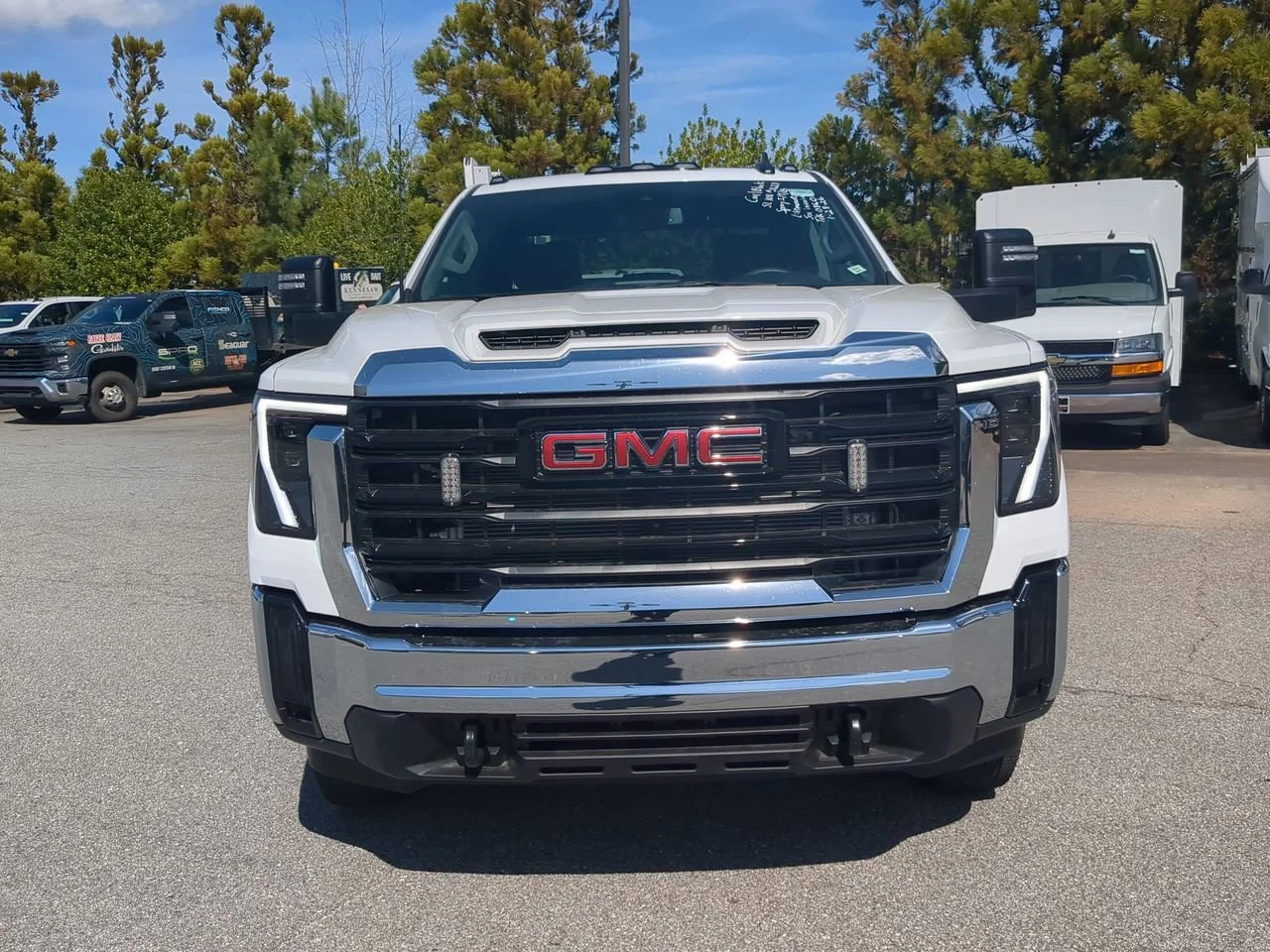 New 2026 Summit White GMC Pro image 3