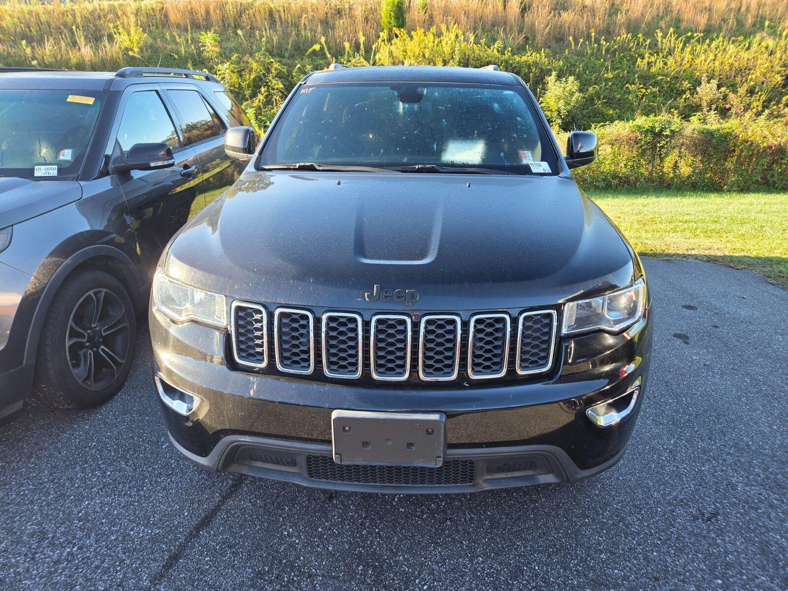 Used 2018  Jeep Laredo E image 2