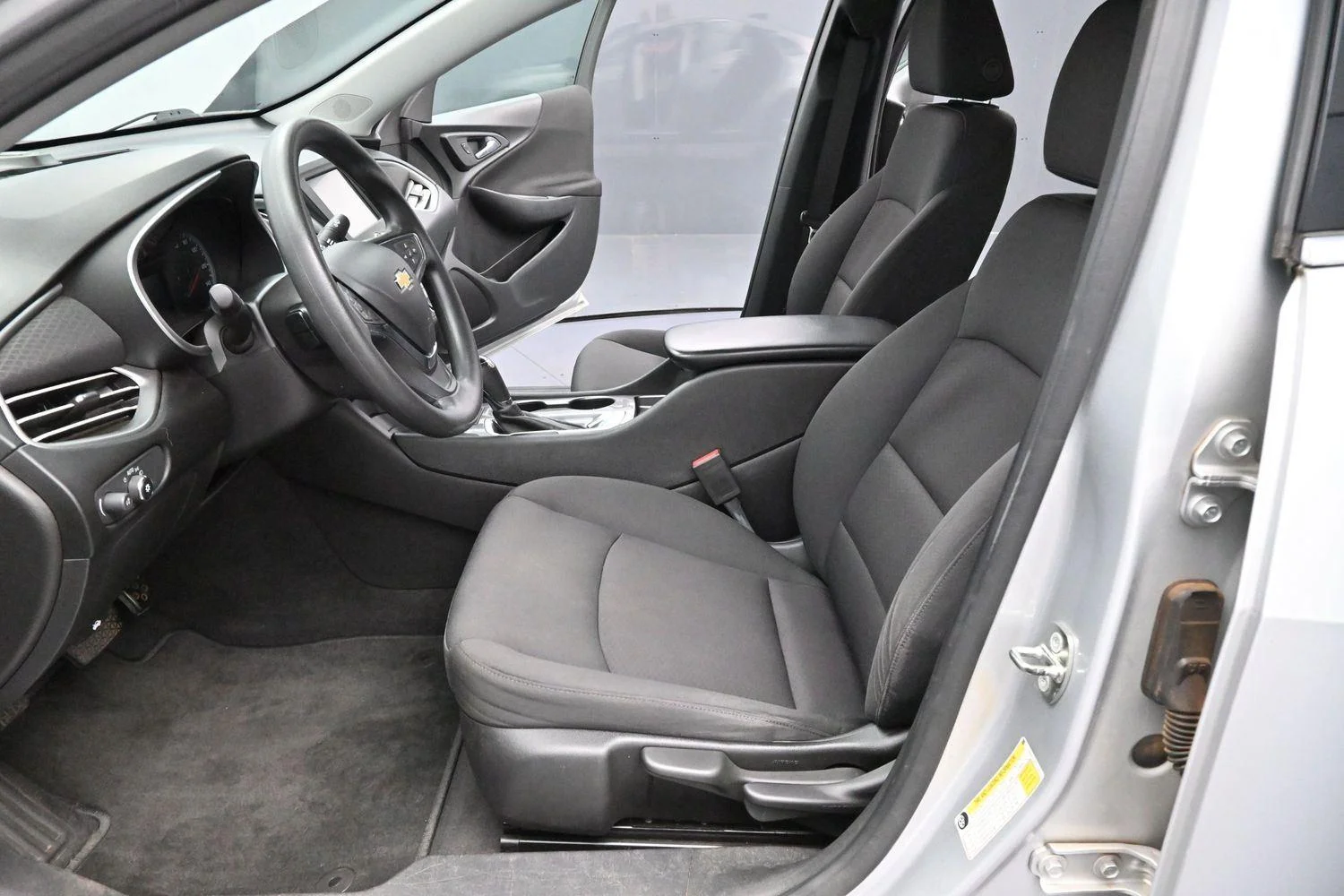 Used 2018 SILVER ICE METALLIC Chevrolet LS image 13