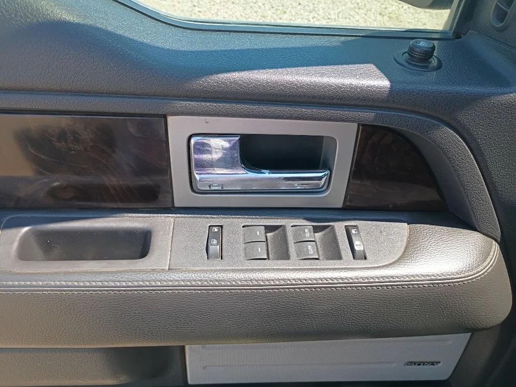 Used 2013 Tuxedo Black Metallic Ford Platinum image 23