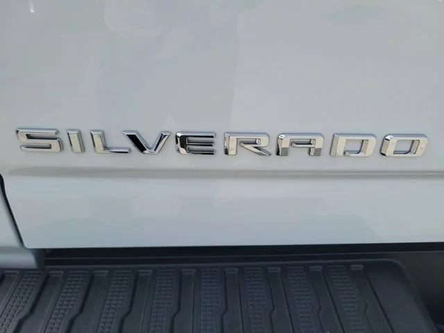 New 2025 Summit White Chevrolet WT image 26
