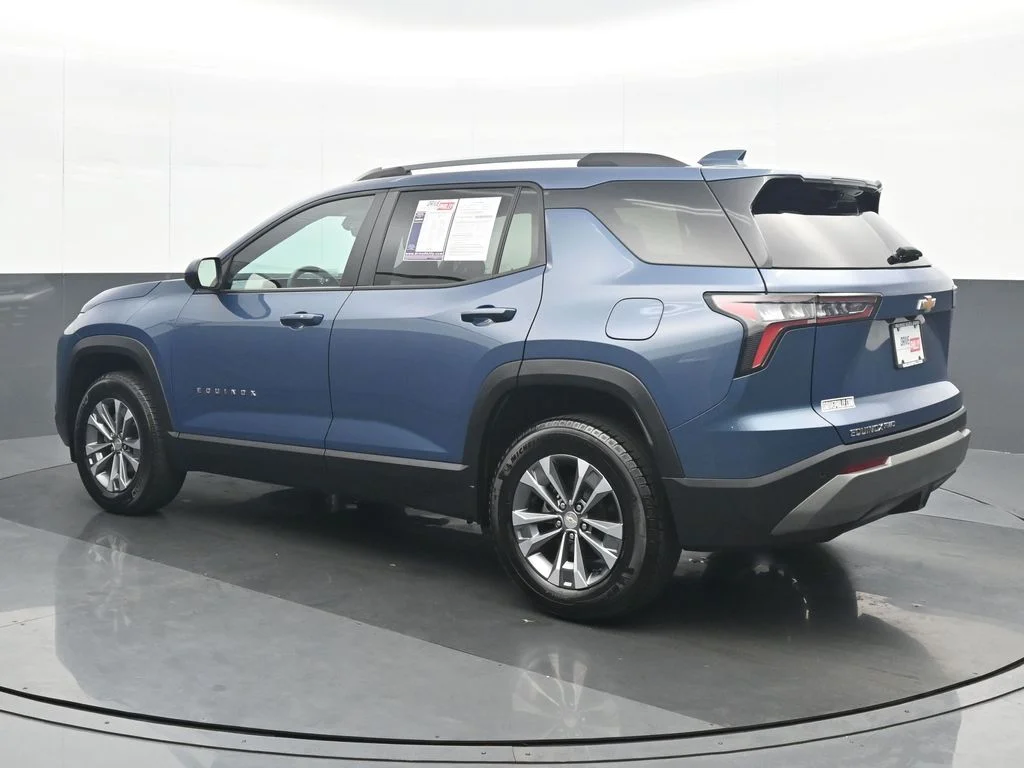 Used 2025 Blue Chevrolet LT image 4