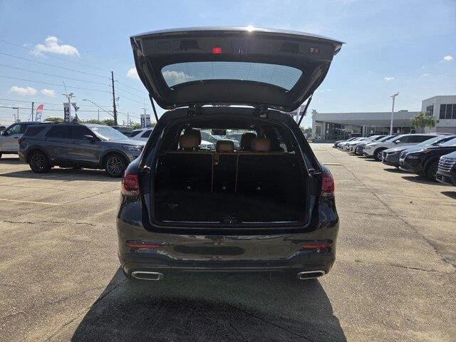Used 2022 Graphite Grey Metallic Mercedes-Benz GLC 300 image 32