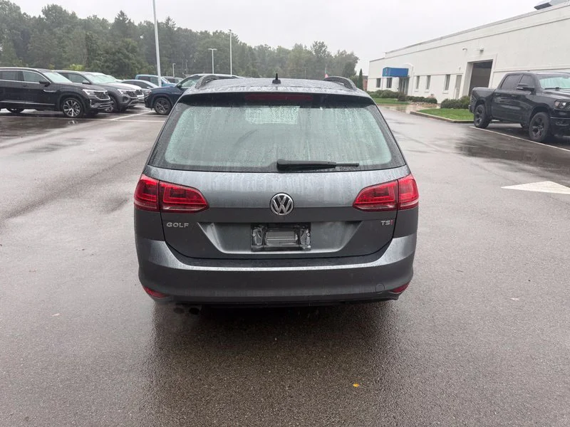 Used 2015  Volkswagen S image 12