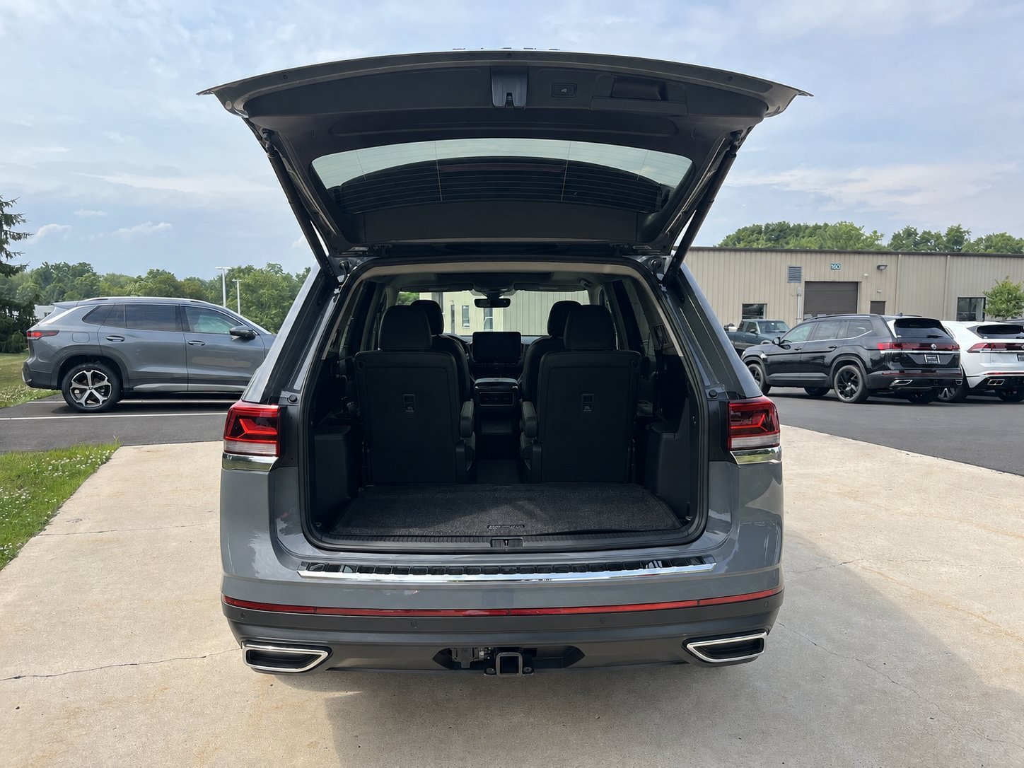 New 2026 Pure Gray Volkswagen 2.0T SE w/Technology image 13