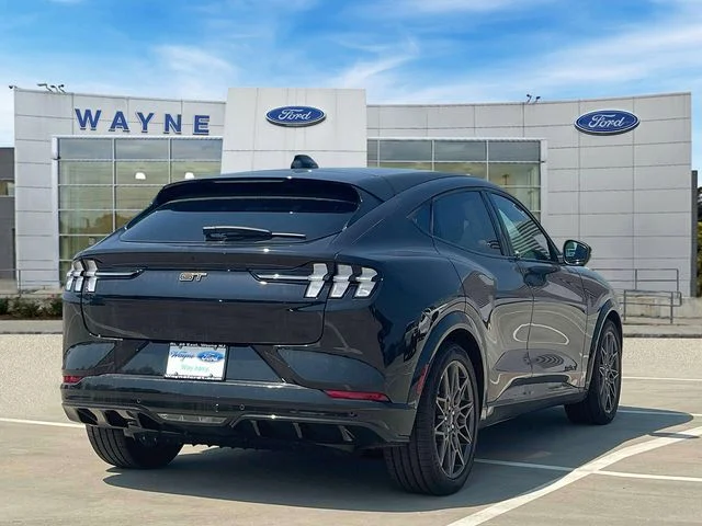 2025 Ford Mustang Mach-E GT - Photo 29